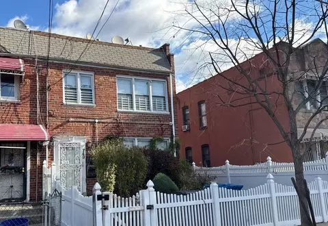743 Warwick St, Brooklyn, NY 11207