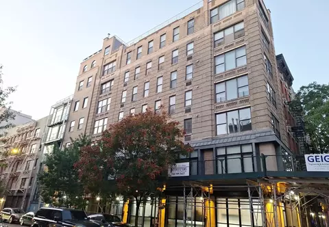 209 E 2nd St #6, New York, NY 10009