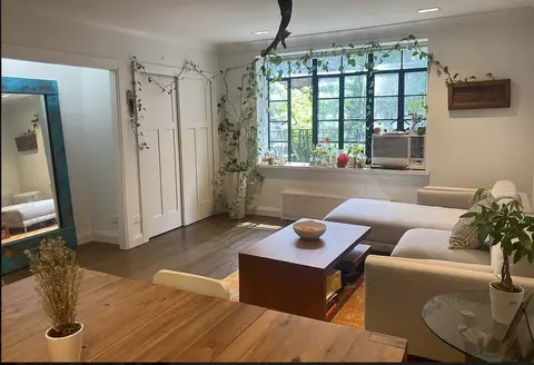 135 E 39th St #3A, New York, NY 10016