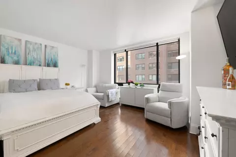 300 E 64th St #5F, New York, NY 10065