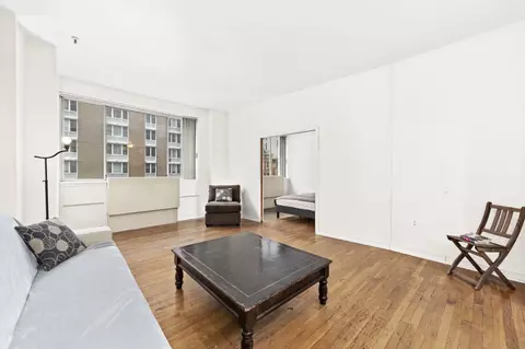 140 W 23rd St #4A, New York, NY 10011