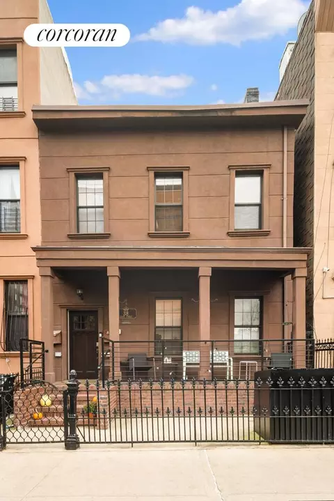 38 Grove St, Brooklyn, NY 11221