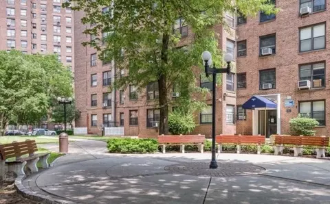 210 Clinton Ave #4H, Brooklyn, NY 11205