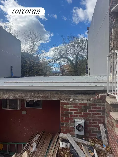 788 E 37th St, Brooklyn, NY 11210