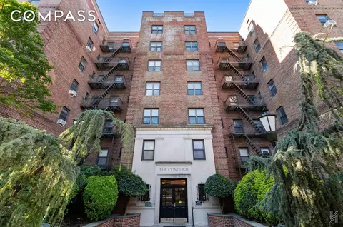 25-40 31st Ave #6E, New York City, NY 11106