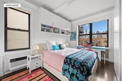 116 W 72nd St #10D, New York, NY 10023