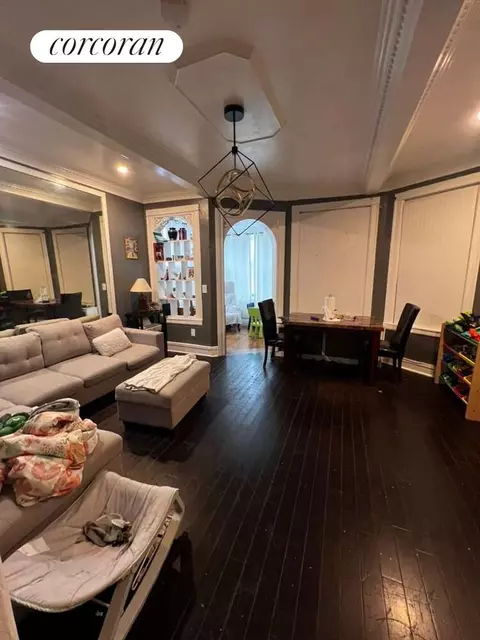 732 E 223rd St, New York City, NY 10466