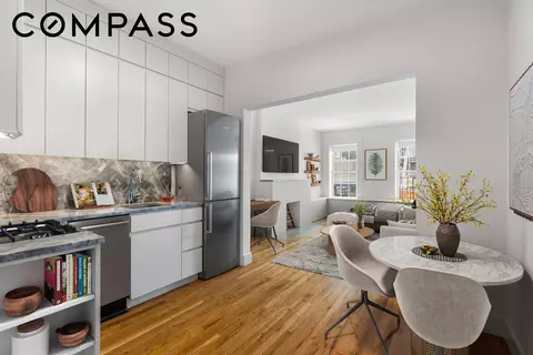 354 W 12th St #5B, New York, NY 10014