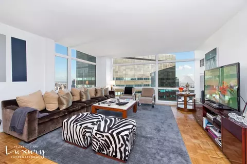 721 Fifth Ave #57C, New York, NY 10022