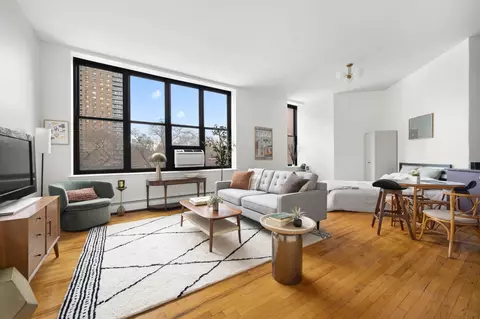 372 Dekalb Ave #4K, Brooklyn, NY 11205