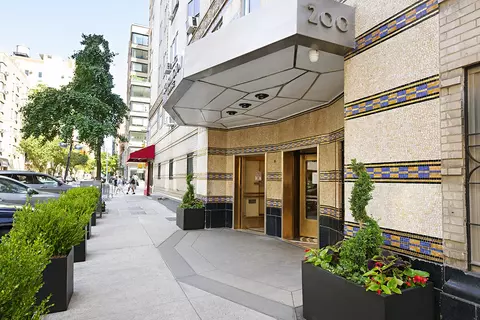 200 W 20th St #816, New York, NY 10011