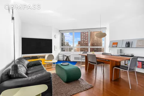 200 E 94th St #2911, New York, NY 10128