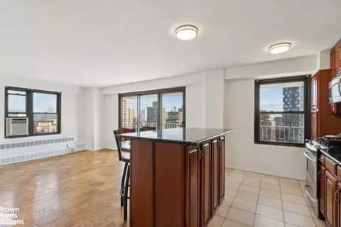 387 Grand St #K2002, New York, NY 10002