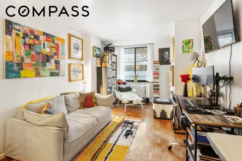 275 Greenwich St #2A, New York, NY 10007