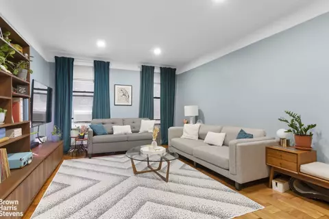 81 Ocean Pkwy #2E, Brooklyn, NY 11218