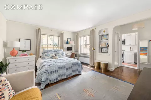 2 Grove St #5B, New York, NY 10014