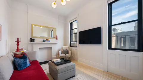 231 W 21st St #5C, New York, NY 10011