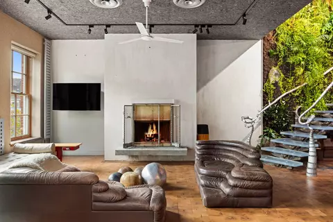 527 Hudson St #PH3, New York, NY 10014