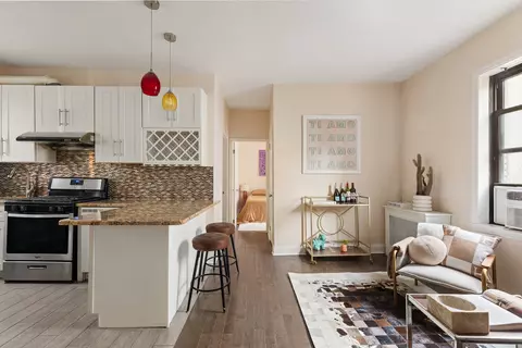 21-16 35th St #3G, New York City, NY 11105