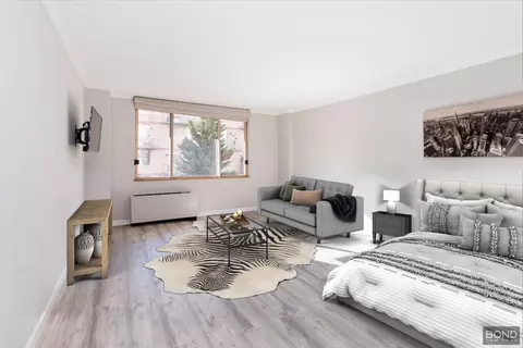 393 W 49th St #3OO, New York, NY 10019