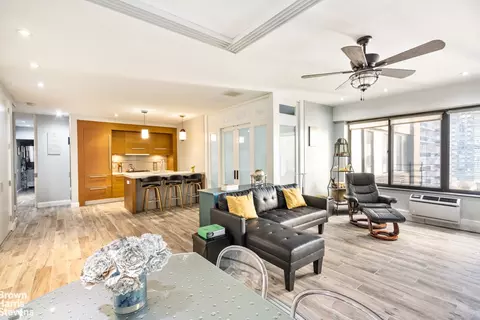 529 W 42nd St #8N, New York, NY 10036