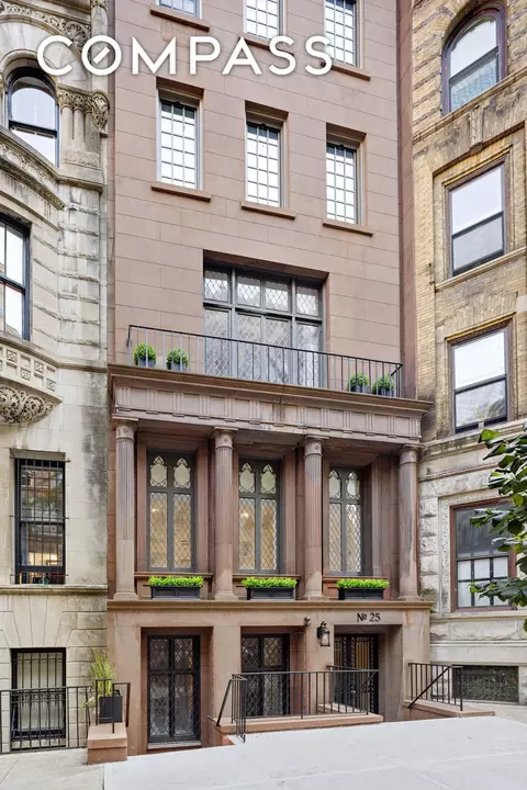 25 E 94th St, New York, NY 10128