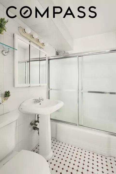 200 E 27th St #2V, New York, NY 10016 photo 6