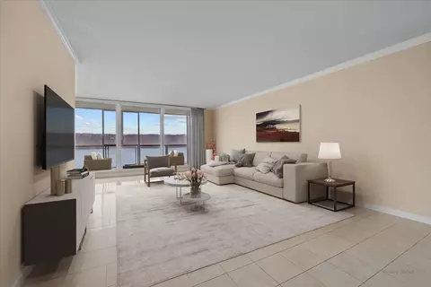 2727 Palisade Ave #8H, New York City, NY 10463
