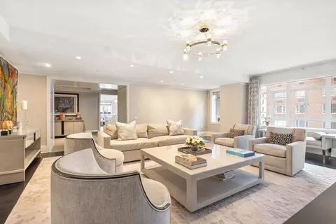 21 E 61st St #6E, New York, NY 10065
