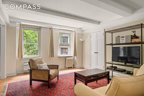 155 E 49th St #2B, New York, NY 10017