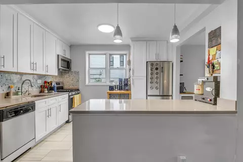 620 E 18th St #1C, Brooklyn, NY 11226