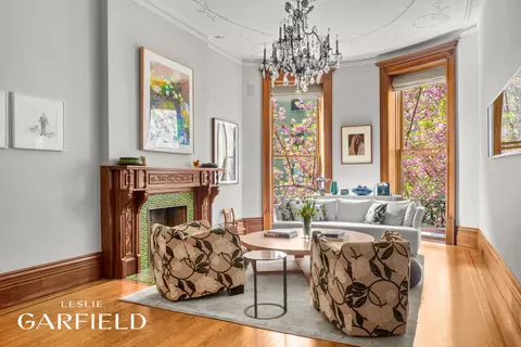 251 W 99th St, New York, NY 10025