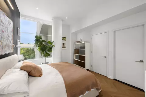 Bedroom - 184 Kent Ave #B612, Brooklyn, NY 11249 photo 2 of 3