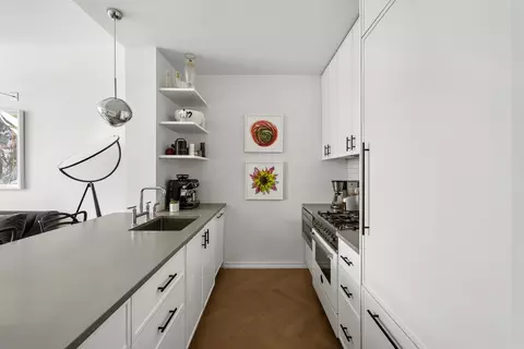 Kitchen - 184 Kent Ave #B612, Brooklyn, NY 11249 photo 3 of 3