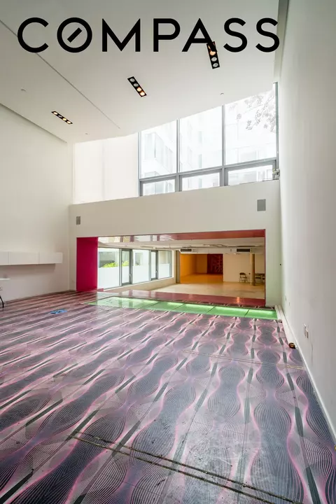 428 W 54th St #1, New York, NY 10019