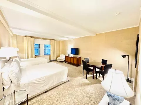 111 E 56th St #712, New York, NY 10022