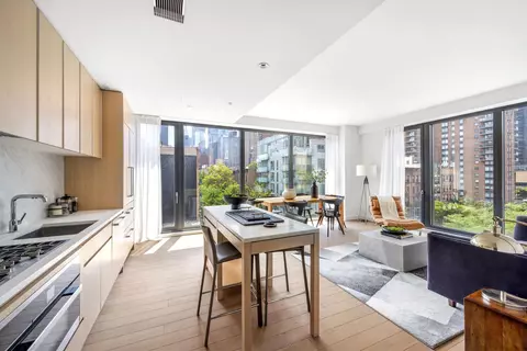 500 W 45th St #726, New York, NY 10036