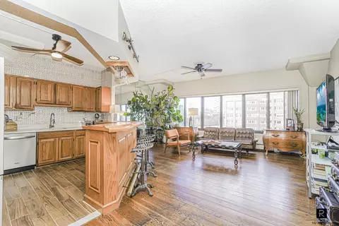 10 Bay Street Lndg #5-J, Staten Island, NY 10301
