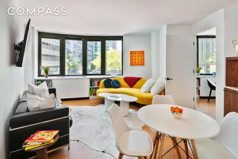 275 Greenwich St #2C, New York, NY 10007