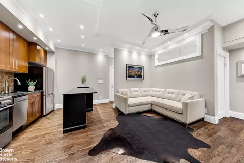 140 W 69th St #79A, New York, NY 10023