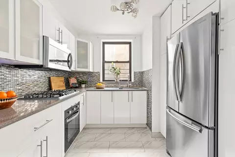 275 Webster Ave #1/B, Brooklyn, NY 11230