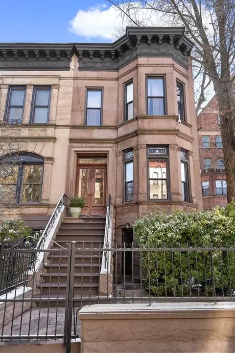 954 Park Pl, Brooklyn, NY 11213