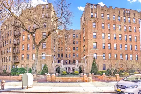 71 Ocean Pkwy #A-1, Brooklyn, NY 11218