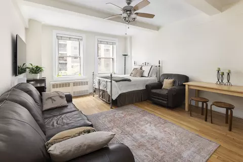 127 W 79th St #4L, New York, NY 10024