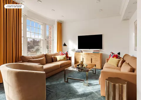 31 W 11th St #5A, New York, NY 10011