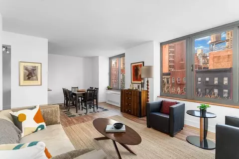 300 E 85th St #404, New York, NY 10028