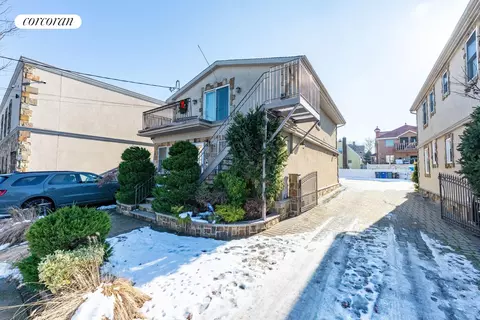 162-12 16 77th Rd, New York City, NY 11366