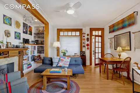 127 W 82nd St #8A, New York, NY 10024