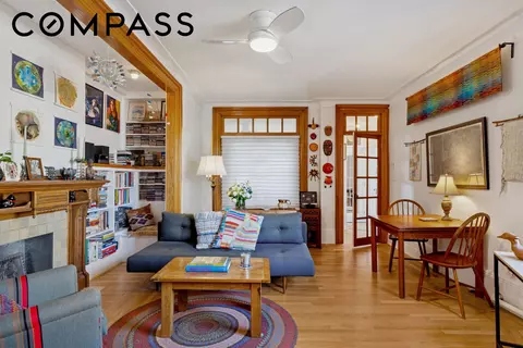127 W 82nd St #8A, New York, NY 10024
