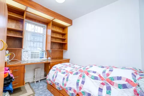 63-10 Saunders St #HOUSE, New York City, NY 11374